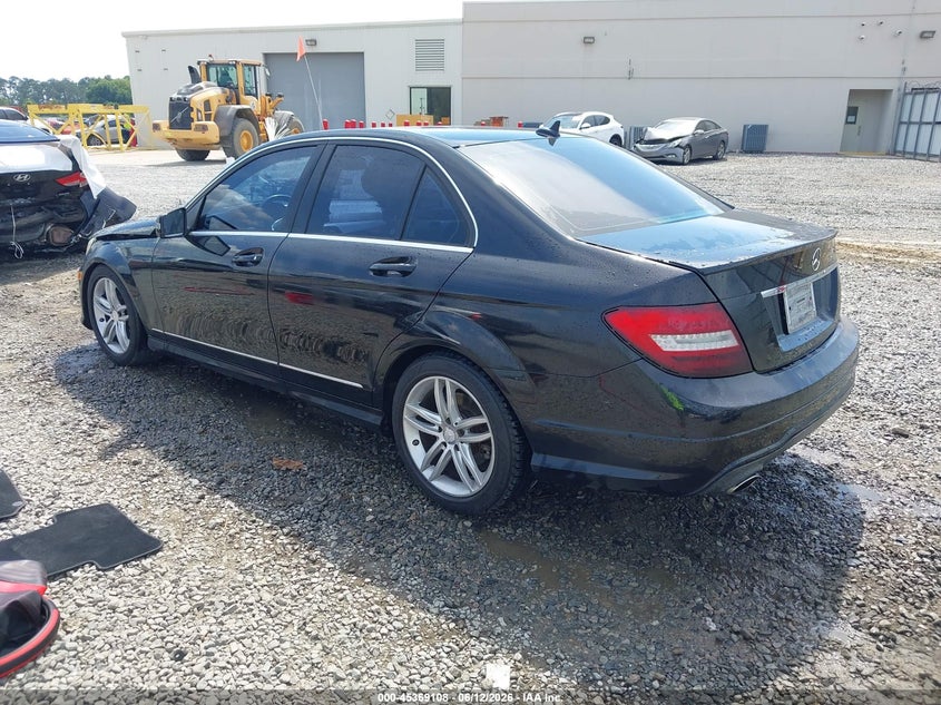 2013 Mercedes-benz C-klasse VIN WDDGF8AB4DR285532 IAAI salvage auction — FRONT END, Salvage Title, sold $2,175 on 2026-08-19 (photo 3)