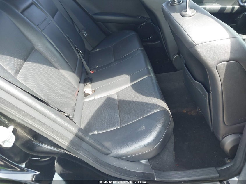 2013 Mercedes-benz C-klasse VIN WDDGF8AB4DR285532 IAAI salvage auction — FRONT END, Salvage Title, sold $2,175 on 2026-08-19 (photo 8)