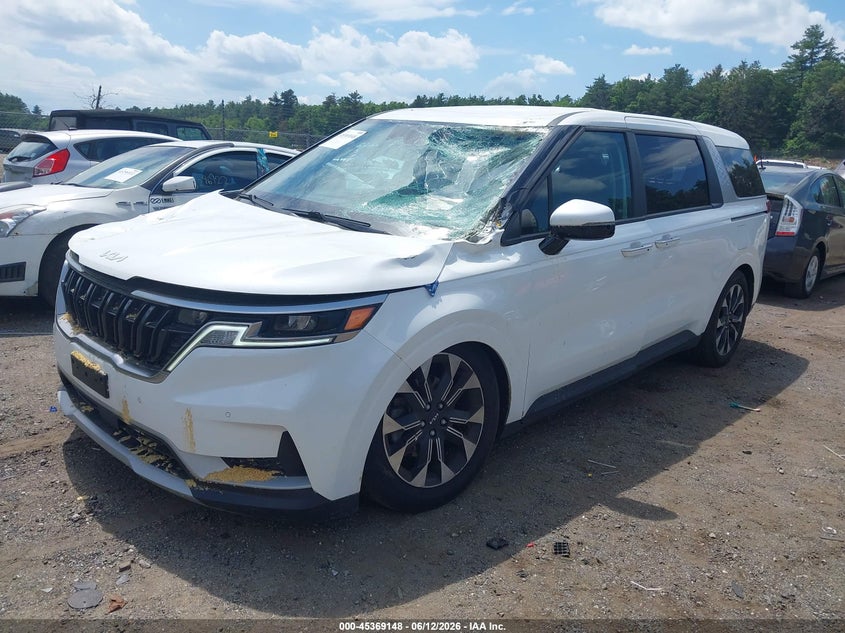 2024 Kia Carnival VIN KNDNC5H33R6385041 IAAI salvage auction — ROOF, Salvage (Massachusetts), sold $8,000 on 2026-07-31 (photo 2)