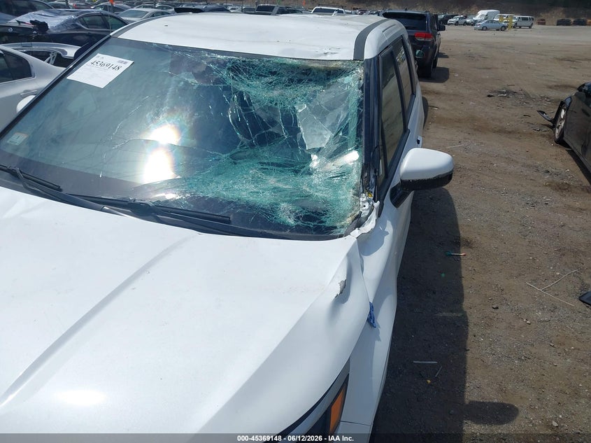 2024 Kia Carnival VIN KNDNC5H33R6385041 IAAI salvage auction — ROOF, Salvage (Massachusetts), sold $8,000 on 2026-07-31 (photo 6)