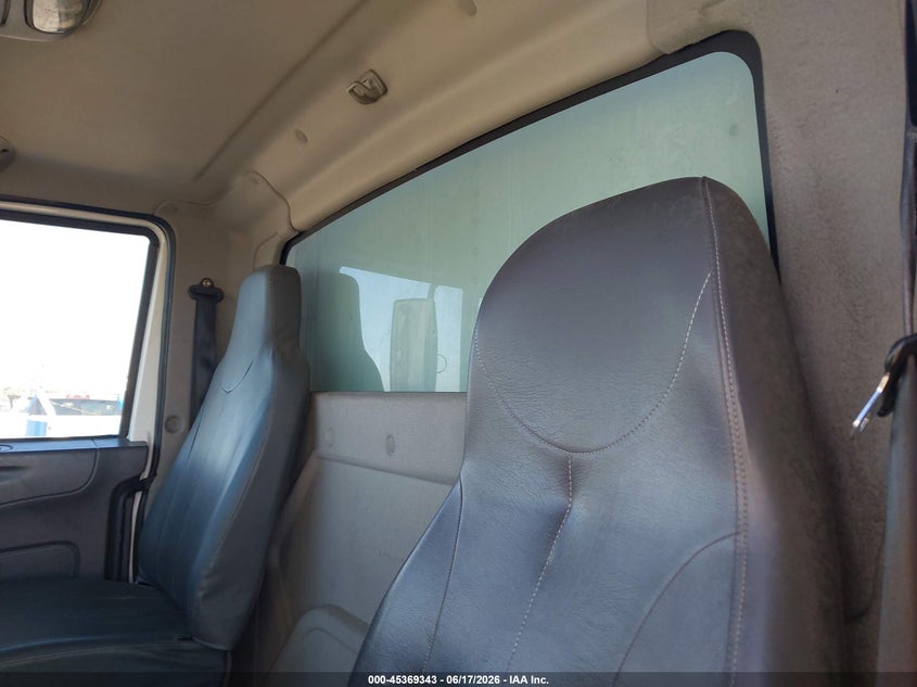 2010 International 4000 series VIN 1HTMMAAL8AH174165 IAAI salvage auction — NORMAL WEAR, Clear - Dealer Only (California), sold $1,150 on 2026-07-21 (photo 7)