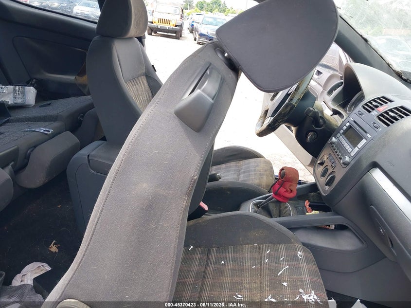 2009 Volkswagen Gti VIN WVWED71K89W054210 IAAI salvage auction — NORMAL WEAR, Clear (Pennsylvania), sold $450 on 2026-07-24 (photo 5)