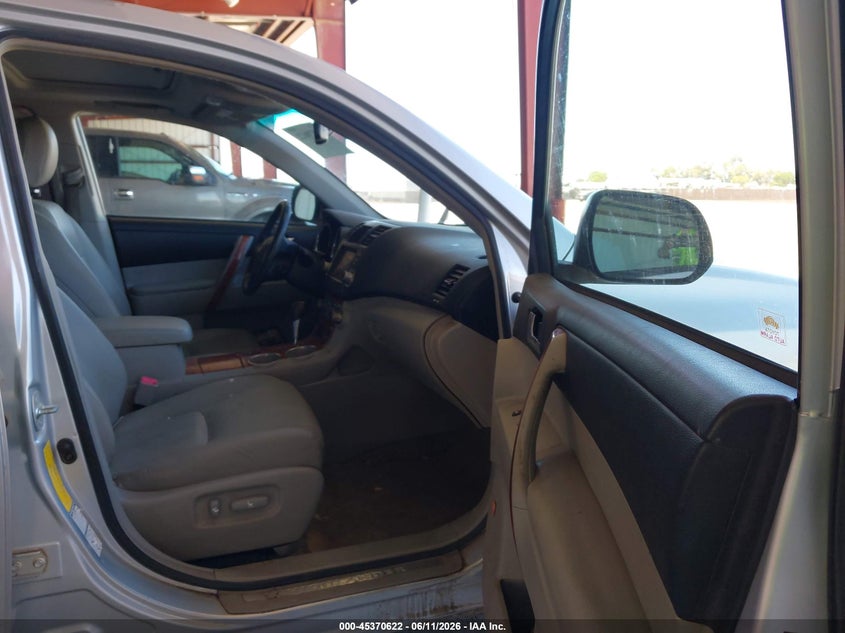2008 Toyota Highlander VIN JTEES42A382073176 IAAI salvage auction — NORMAL WEAR, Clear - Dealer Only (California), sold $1,850 on 2026-07-21 (photo 5)
