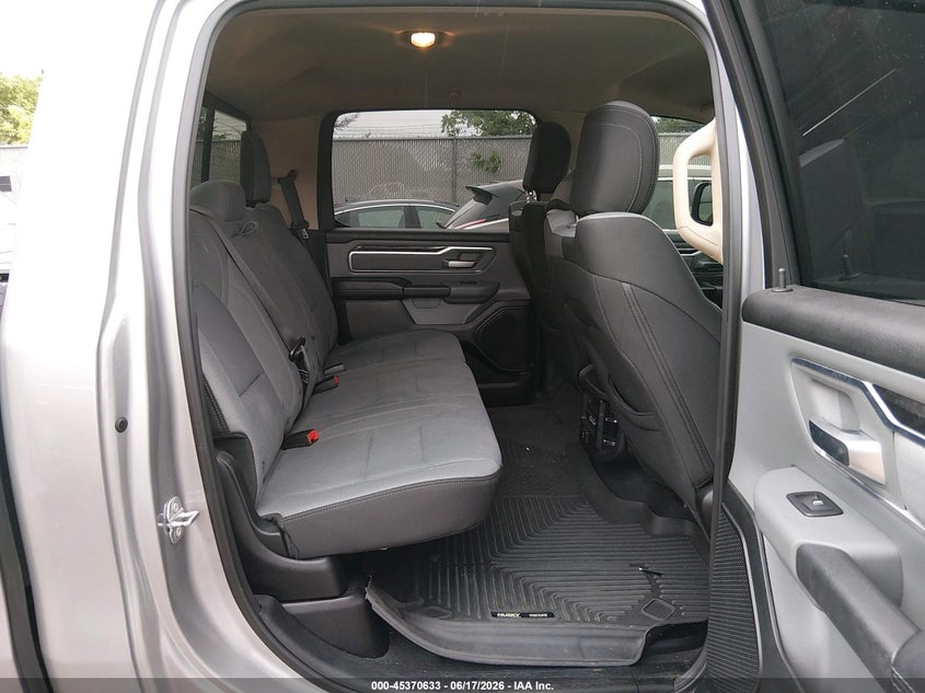 2019 Ram 1500 VIN 1C6SRFFT0KN500952 IAAI salvage auction — HAIL, Clear (Wisconsin), sold $12,000 on 2026-07-29 (photo 8)