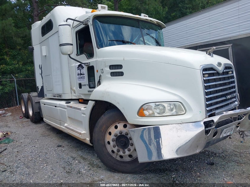 2014 Mack 600 rd600 VIN 1M1AW21Y0EM040713 IAAI salvage auction — SIDE, Rebuildable (Florida), sold $25 on 2026-07-29 (photo 1)