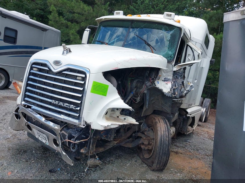 2014 Mack 600 rd600 VIN 1M1AW21Y0EM040713 IAAI salvage auction — SIDE, Rebuildable (Florida), sold $25 on 2026-07-29 (photo 2)