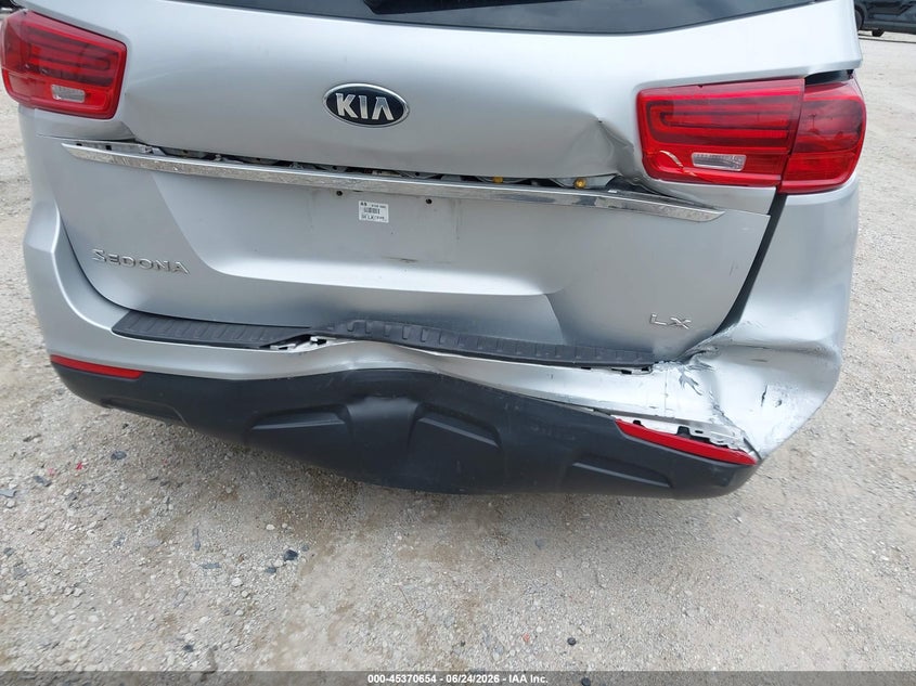 2019 Kia SEDONA VIN KNDMB5C13K6541279 IAAI salvage auction — REAR END, Salvage (Illinois), sold $25 on 2026-07-21 (photo 6)