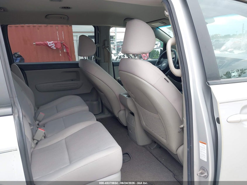 2019 Kia SEDONA VIN KNDMB5C13K6541279 IAAI salvage auction — REAR END, Salvage (Illinois), sold $25 on 2026-07-21 (photo 8)