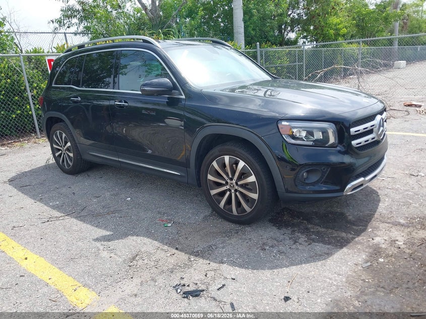 2020 Mercedes-benz Glb VIN W1N4M4GB0LW032557 IAAI salvage auction — SIDE, Salvage Title, sold $7,400 on 2026-07-29 (photo 1)