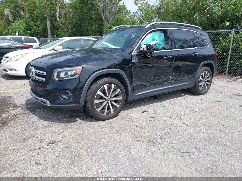 2020 Mercedes-benz Glb VIN W1N4M4GB0LW032557 IAAI salvage auction — SIDE, Salvage Title, sold $7,400 on 2026-07-29 (photo 2)