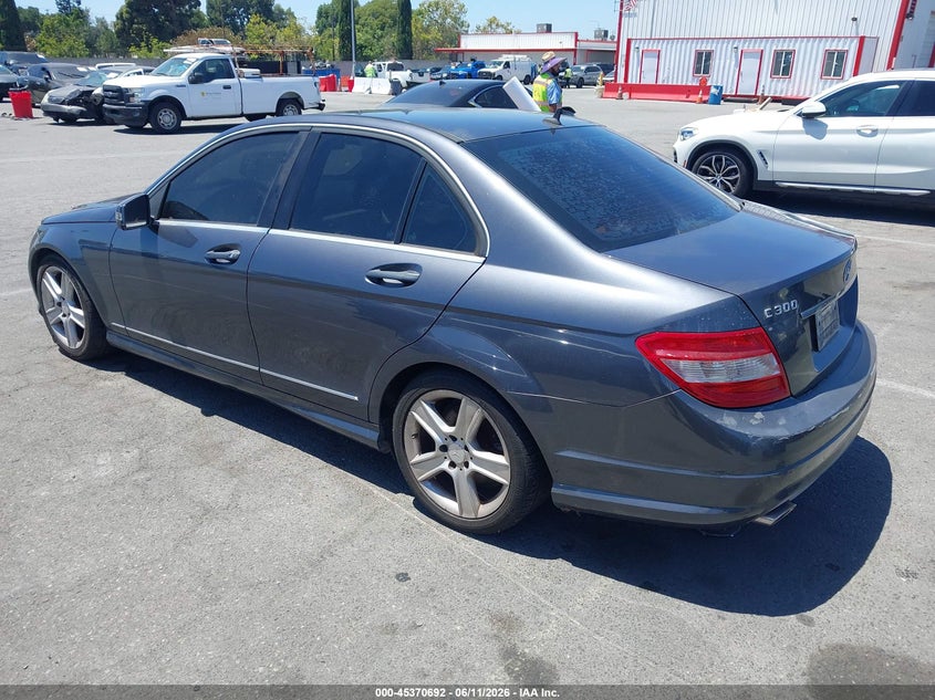 2011 Mercedes-benz C class VIN WDDGF5EBXBR172920 IAAI salvage auction — NORMAL WEAR, App For Dup Clear (California), sold $300 on 2026-07-30 (photo 3)