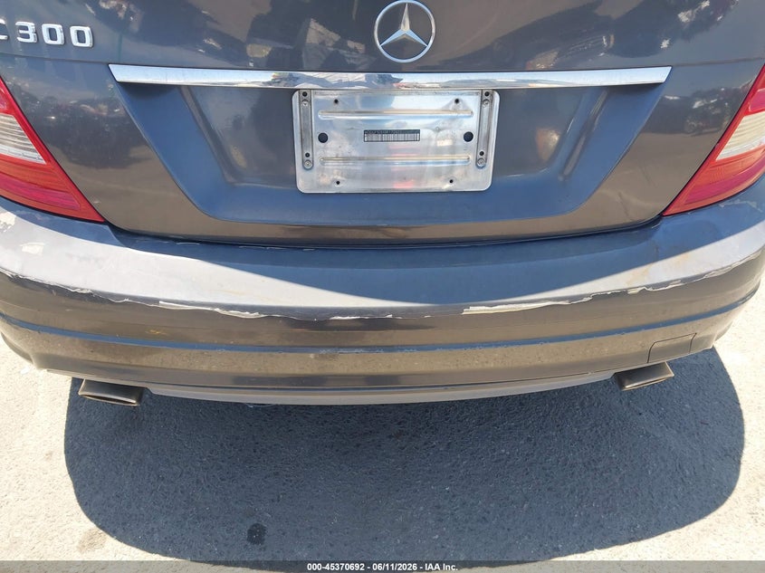 2011 Mercedes-benz C class VIN WDDGF5EBXBR172920 IAAI salvage auction — NORMAL WEAR, App For Dup Clear (California), sold $300 on 2026-07-30 (photo 6)
