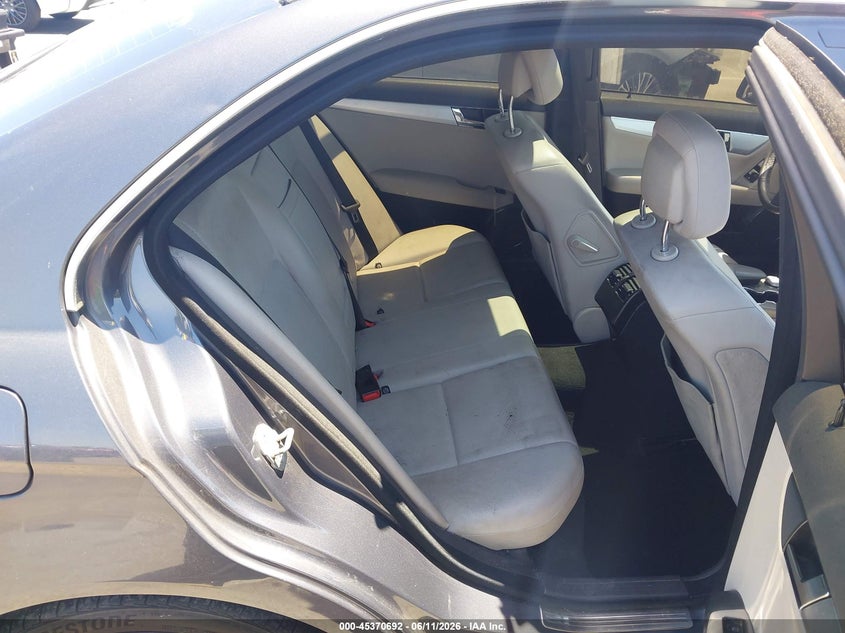 2011 Mercedes-benz C class VIN WDDGF5EBXBR172920 IAAI salvage auction — NORMAL WEAR, App For Dup Clear (California), sold $300 on 2026-07-30 (photo 8)