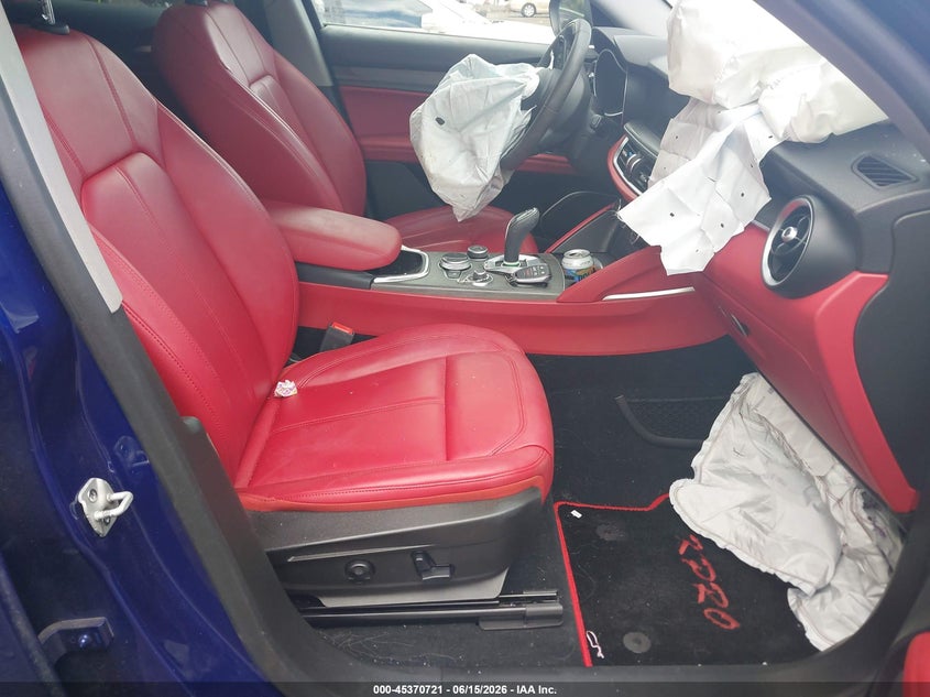 2021 Alfa romeo Stelvio VIN ZASPAKBNXM7D14517 IAAI salvage auction — RIGHT FRONT, Salvage (Massachusetts), sold $25 on 2026-07-28 (photo 5)