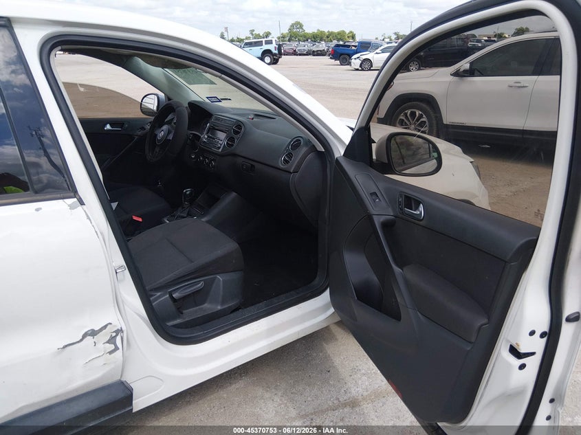 2012 Volkswagen Tiguan VIN WVGAV7AX0CW561211 IAAI salvage auction — NORMAL WEAR, Original (Texas), sold $875 on 2026-07-07 (photo 5)