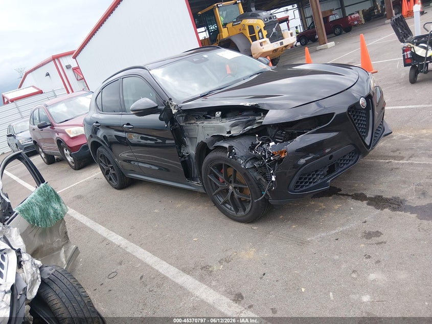 2020 Alfa romeo Stelvio VIN ZASPAJAN4L7C83534 IAAI salvage auction — RIGHT FRONT, Salvage Title, sold $7,300 on 2026-07-28 (photo 1)