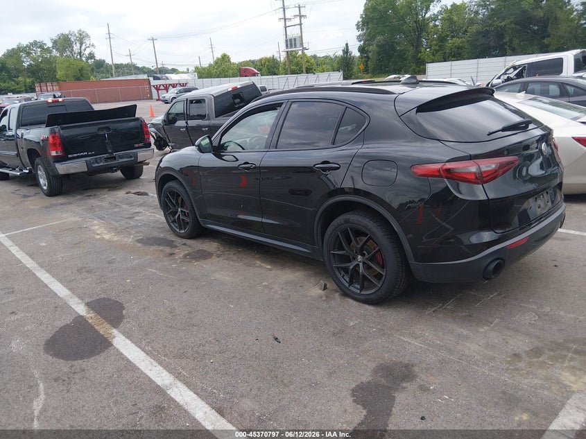 2020 Alfa romeo Stelvio VIN ZASPAJAN4L7C83534 IAAI salvage auction — RIGHT FRONT, Salvage Title, sold $7,300 on 2026-07-28 (photo 3)