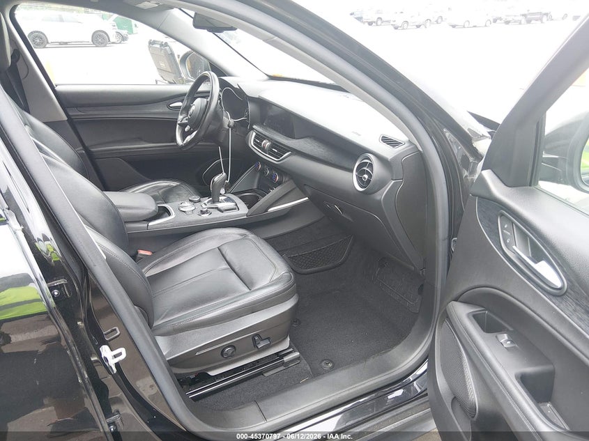 2020 Alfa romeo Stelvio VIN ZASPAJAN4L7C83534 IAAI salvage auction — RIGHT FRONT, Salvage Title, sold $7,300 on 2026-07-28 (photo 5)