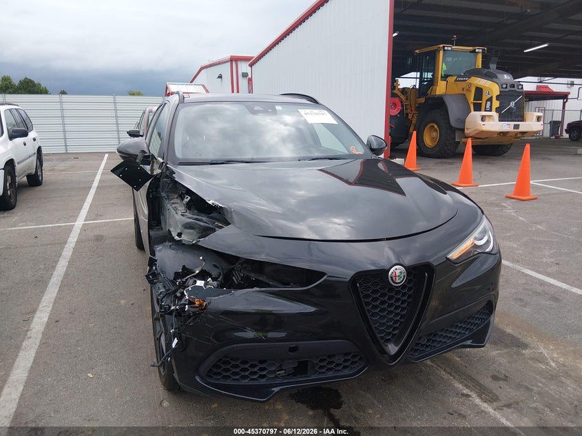 2020 Alfa romeo Stelvio VIN ZASPAJAN4L7C83534 IAAI salvage auction — RIGHT FRONT, Salvage Title, sold $7,300 on 2026-07-28 (photo 6)