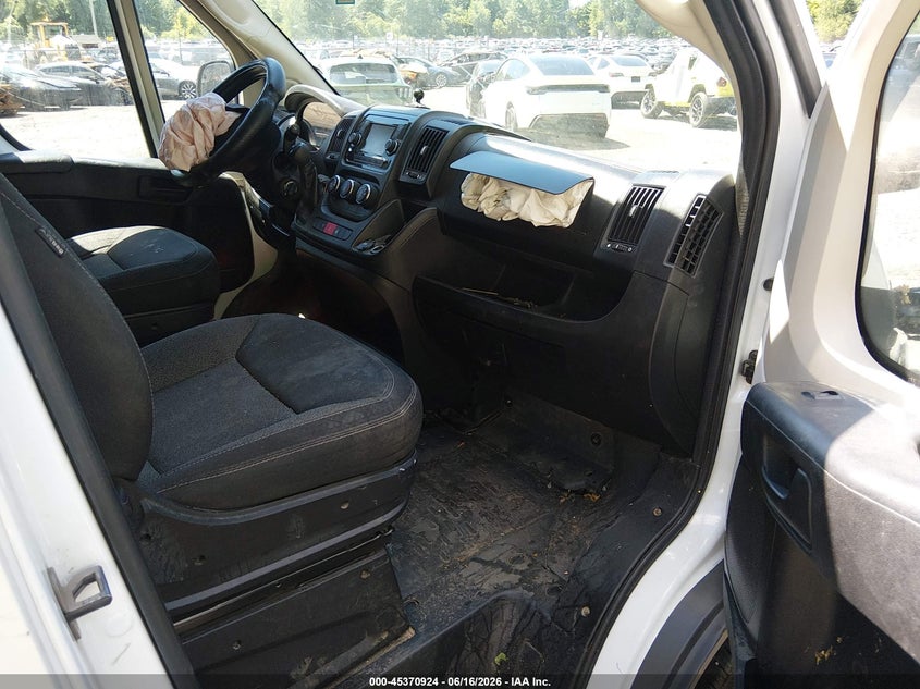 2018 Ram Promaster city VIN 3C6TRVAG2JE155354 IAAI salvage auction — ENGINE DAMAGE, Salvage (Connecticut), sold $900 on 2026-08-15 (photo 5)