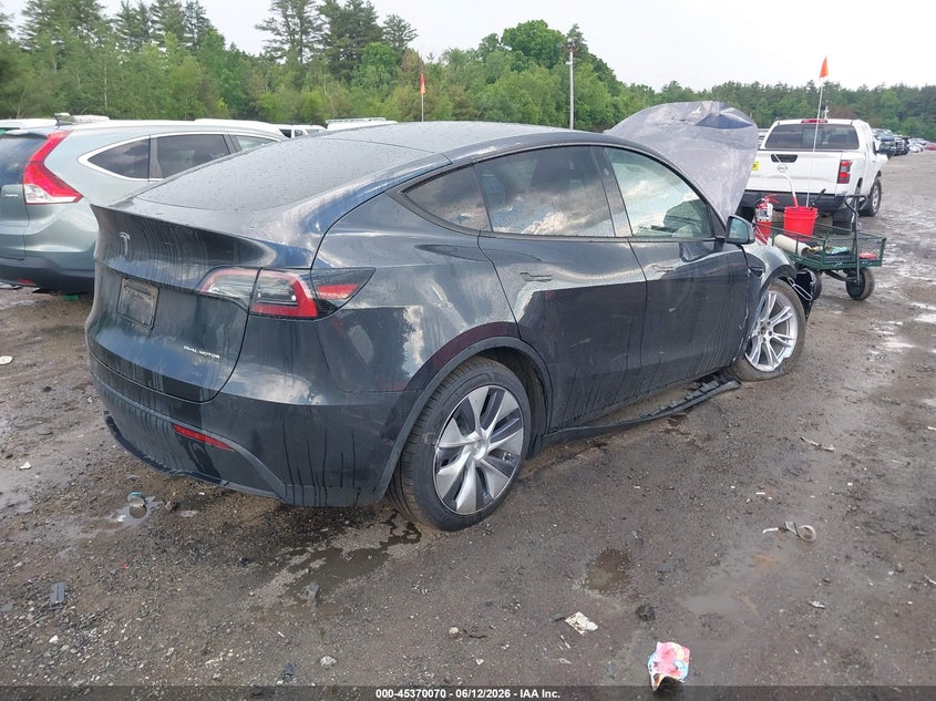 2024 Tesla Model y VIN 7SAYGDEE1RA225939 IAAI salvage auction — FRONT END, Salvage (Massachusetts), sold $11,225 on 2026-07-30 (photo 4)