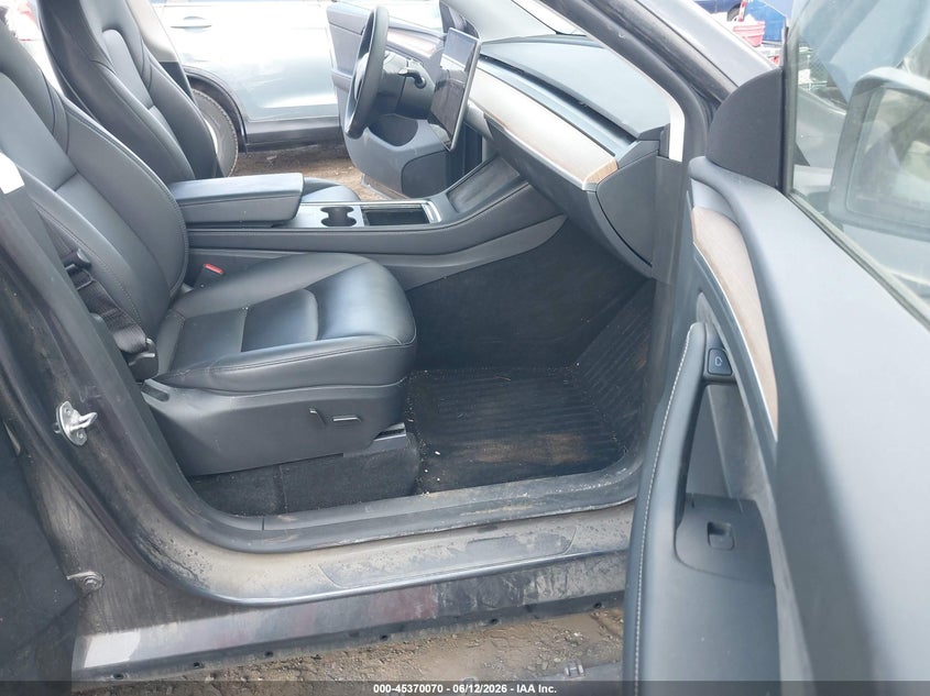 2024 Tesla Model y VIN 7SAYGDEE1RA225939 IAAI salvage auction — FRONT END, Salvage (Massachusetts), sold $11,225 on 2026-07-30 (photo 5)