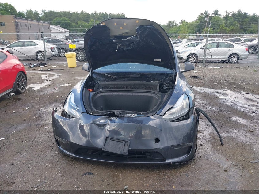 2024 Tesla Model y VIN 7SAYGDEE1RA225939 IAAI salvage auction — FRONT END, Salvage (Massachusetts), sold $11,225 on 2026-07-30 (photo 6)