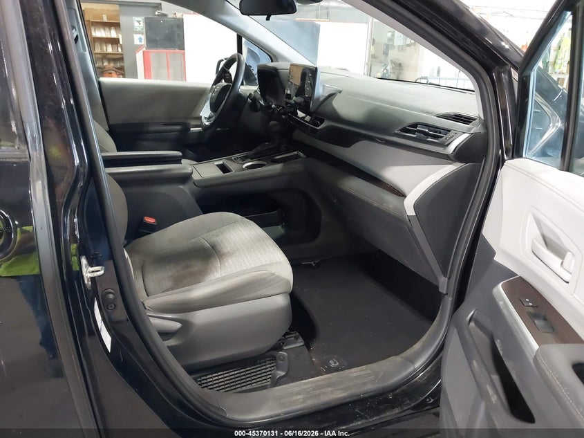 2021 Toyota Sienna VIN 5TDKSKFCXMS032537 IAAI salvage auction — REAR END, Mv-907A (New York), sold $12,650 on 2026-07-15 (photo 5)