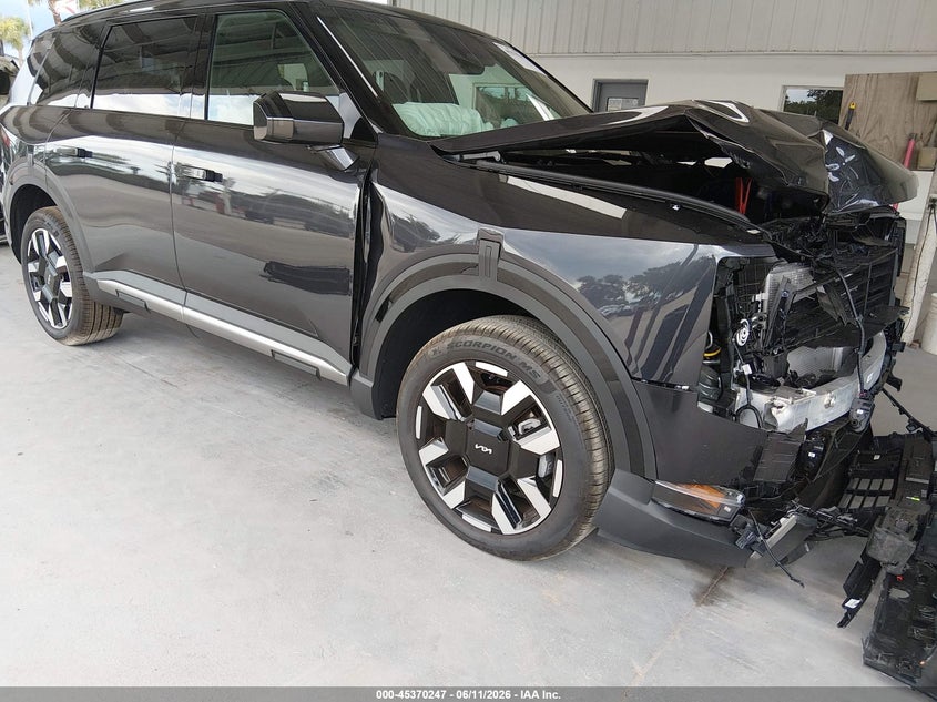 2027 Kia Telluride VIN 5XYPE5S10VG028885 IAAI salvage auction — FRONT END, Rebuildable (Florida), sold $13,900 on 2026-07-12 (photo 1)