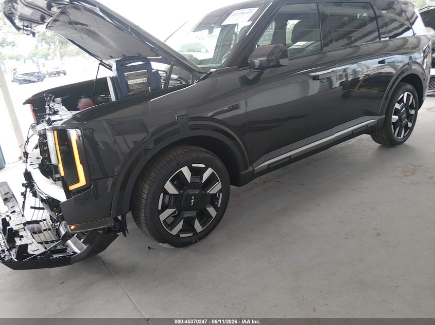 2027 Kia Telluride VIN 5XYPE5S10VG028885 IAAI salvage auction — FRONT END, Rebuildable (Florida), sold $13,900 on 2026-07-12 (photo 2)