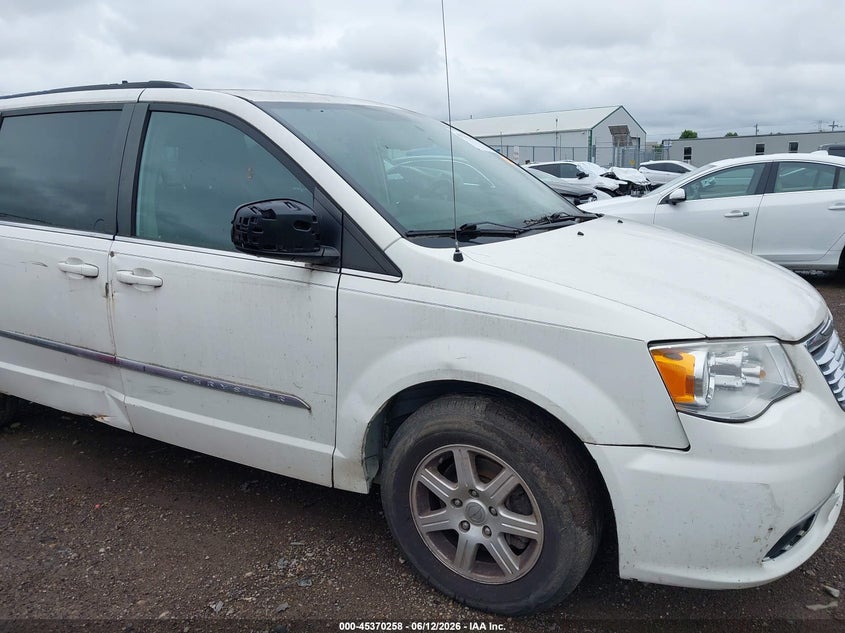 2012 Chrysler Town & country VIN 2C4RC1BG8CR150849 IAAI salvage auction — NORMAL WEAR, Original (Ohio), sold $400 on 2026-07-11 (photo 6)