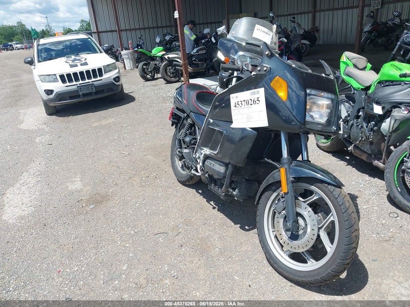 1992 BMW K75 VIN WB1057308N6229016 — IAAI salvage auction photo
