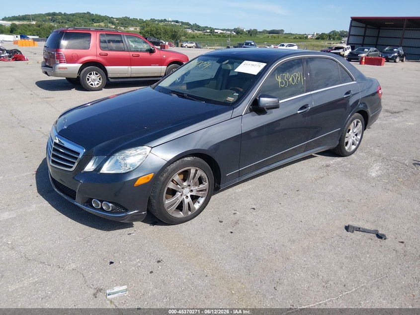 2011 Mercedes-benz E-klasse VIN WDDHF8HB2BA493205 IAAI salvage auction — WATER/FLOOD, Salvage (Missouri), sold $1,225 on 2026-07-16 (photo 2)