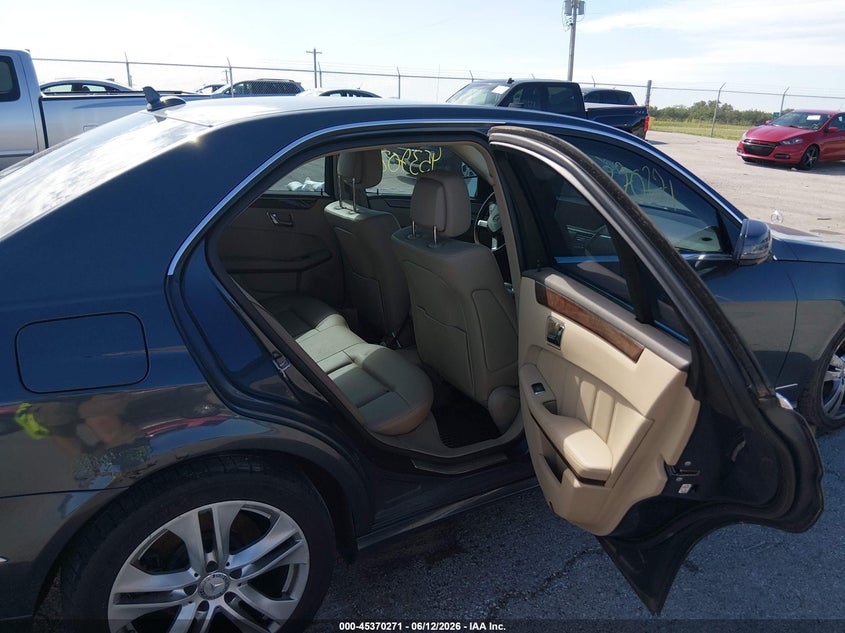 2011 Mercedes-benz E-klasse VIN WDDHF8HB2BA493205 IAAI salvage auction — WATER/FLOOD, Salvage (Missouri), sold $1,225 on 2026-07-16 (photo 8)