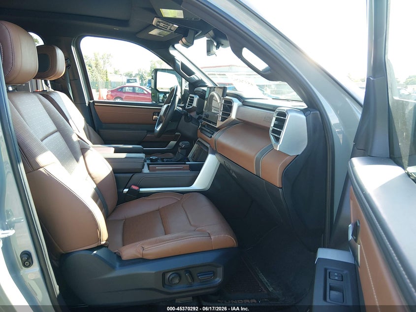 2024 Toyota Tundra VIN 5TFMC5EC3RX008073 IAAI salvage auction — RIGHT SIDE, Salvage Title, sold $44,700 on 2026-07-20 (photo 5)