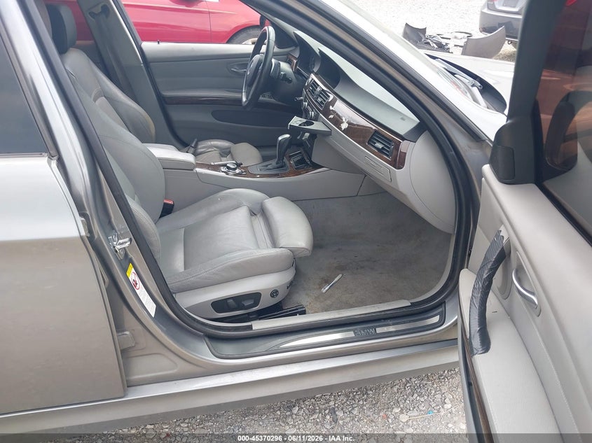 2009 BMW 3 series VIN WBAPH77569NM29755 IAAI salvage auction — NORMAL WEAR, Salvage (Ohio), sold $275 on 2026-07-08 (photo 5)