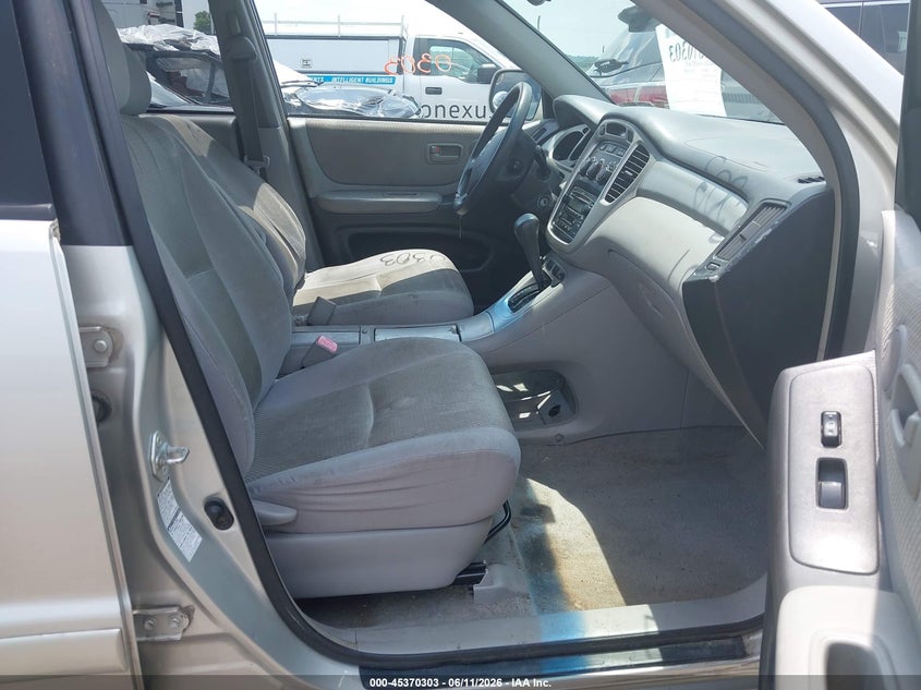 2004 Toyota Highlander VIN JTEEP21A840018574 IAAI salvage auction — NORMAL WEAR, Clear (Pennsylvania), sold $725 on 2026-07-08 (photo 5)
