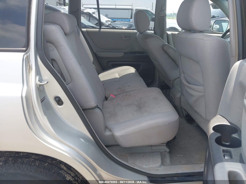 2004 Toyota Highlander VIN JTEEP21A840018574 IAAI salvage auction — NORMAL WEAR, Clear (Pennsylvania), sold $725 on 2026-07-08 (photo 8)