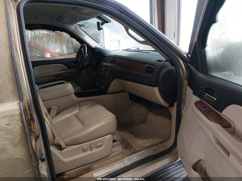 2007 Chevrolet Tahoe VIN 1GNEK13027R132837 IAAI salvage auction — NORMAL WEAR, Clear (North Dakota), sold $500 on 2026-07-09 (photo 5)