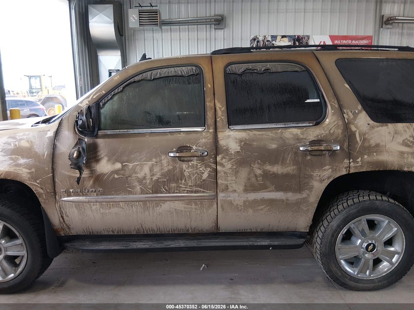 2007 Chevrolet Tahoe VIN 1GNEK13027R132837 IAAI salvage auction — NORMAL WEAR, Clear (North Dakota), sold $500 on 2026-07-09 (photo 6)