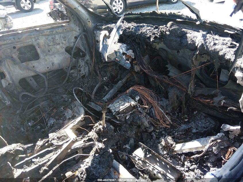 2016 Mini Countryman VIN WMWZB3C55GWR49235 IAAI salvage auction — INTERIOR BURN, Bill Of Sale - Parts Only (Washington), sold $25 on 2026-07-22 (photo 5)