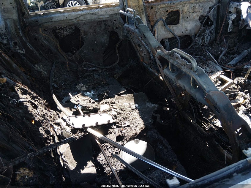 2016 Mini Countryman VIN WMWZB3C55GWR49235 IAAI salvage auction — INTERIOR BURN, Bill Of Sale - Parts Only (Washington), sold $25 on 2026-07-22 (photo 8)