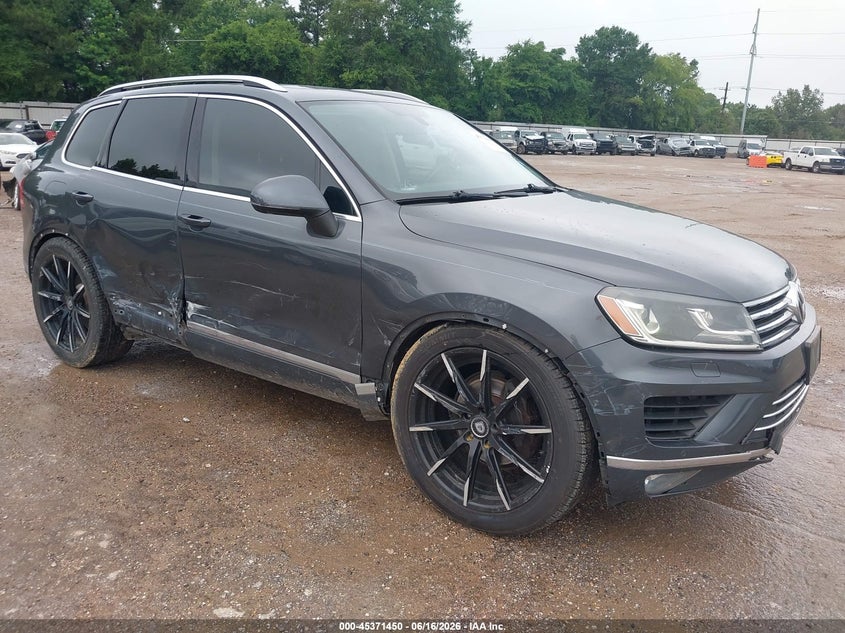 2015 Volkswagen Touareg VIN WVGEF9BP8FD005558 IAAI salvage auction — RIGHT SIDE, Salvage (Texas), sold $1,300 on 2026-07-23 (photo 1)