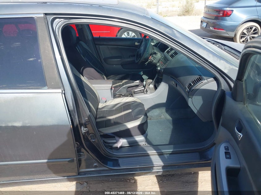 2006 Honda Accord VIN 1HGCM56896A123215 IAAI salvage auction — NORMAL WEAR, Clear-Dealer Only (Arizona), sold $650 on 2026-07-09 (photo 5)