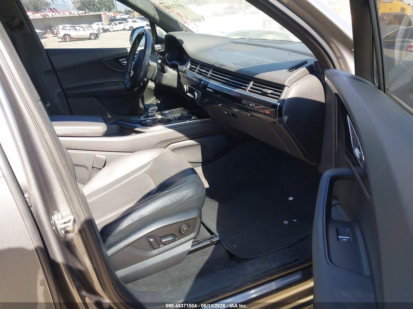2017 Audi Q7 VIN WA1LAAF71HD024262 IAAI salvage auction — REPOSSESSION, Clear - Dealer Only (California), sold $4,475 on 2026-07-29 (photo 5)