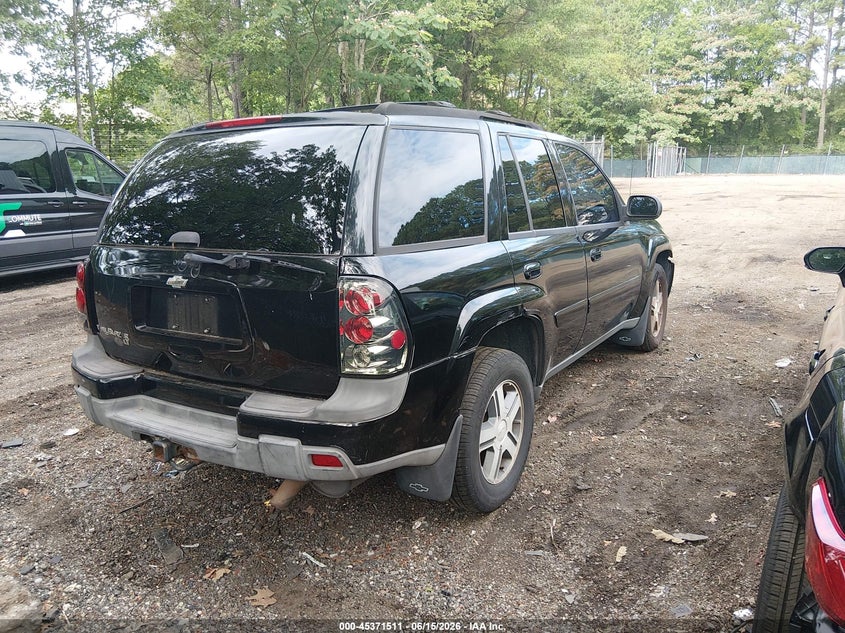 2005 Chevrolet Trailblazer VIN 1GNDT13S152192883 IAAI salvage auction — NORMAL WEAR, Clear (Virginia), sold $425 on 2026-07-09 (photo 4)