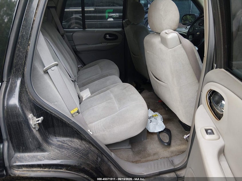 2005 Chevrolet Trailblazer VIN 1GNDT13S152192883 IAAI salvage auction — NORMAL WEAR, Clear (Virginia), sold $425 on 2026-07-09 (photo 8)
