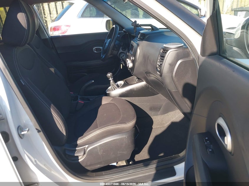 2015 Kia Soul VIN KNDJN2A25F7232644 IAAI salvage auction — NORMAL WEAR, Clear (Virginia), sold $875 on 2026-07-06 (photo 5)