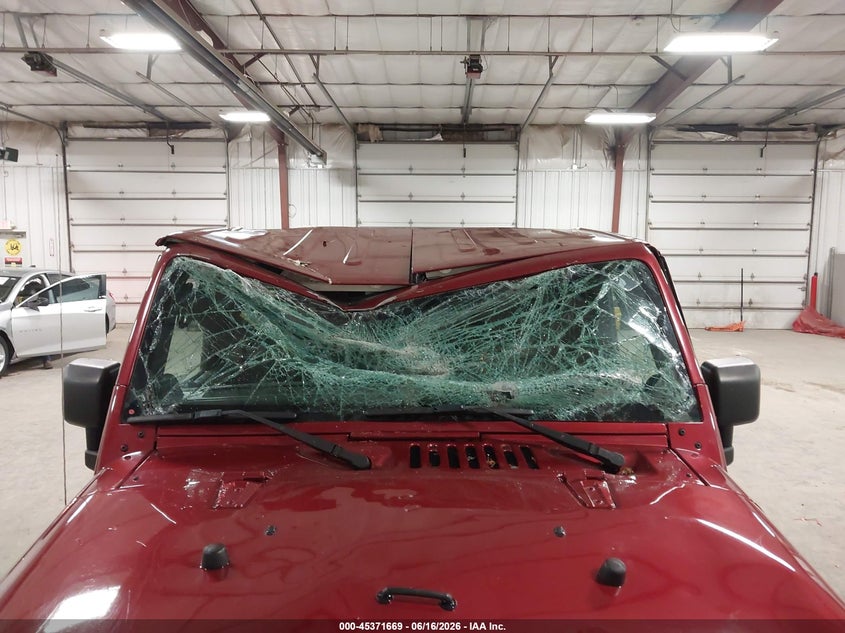 2013 Jeep Wrangler / VIN 1C4BJWEG2DL552442 IAAI salvage auction — ROOF, Salvage (Iowa), sold $3,200 on 2026-07-25 (photo 6)