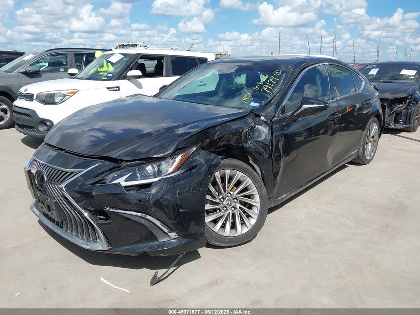 2019 Lexus ES VIN JTHB21B17K2007886 IAAI salvage auction — LEFT FRONT, Salvage Title, sold $9,100 on 2026-07-28 (photo 2)